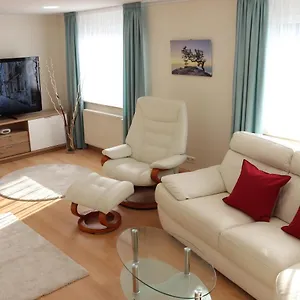 Liebevoll Renoviertes Haus Mit Großem Garten In Ferienhaus